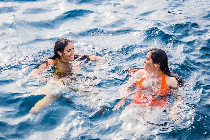 A day at Sea aboard Mundo Marino Catamaran in Valencia - Paella lunch and onboard entertainment: the part that turns it into a real outing