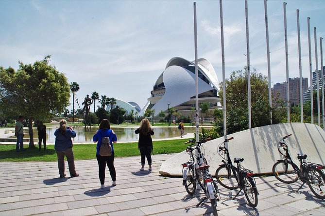 All of Valencia by Bike - Meeting Point And What You Get Before You Roll