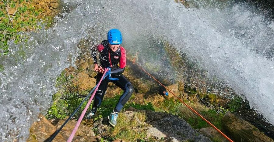 Anna: Gorgo de la Escalera Water Canyoning - The 4-hour plan, from Gasolinera Anna to the waterfall rappel