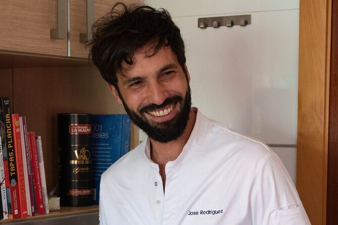Any Day is Sunday: Paella Cooking Class with Tapas and Sangria - Sangria and Tapas: The Warm-Up That Actually Teaches