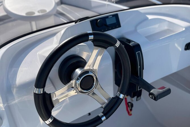 Boat Rental Without License in La Marina de Valencia - The Boat Experience: Comfort and Gear You’ll Actually Use