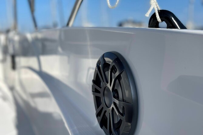 Boat Rental Without License in La Marina de Valencia - Meeting Point and Getting There Without Losing Time
