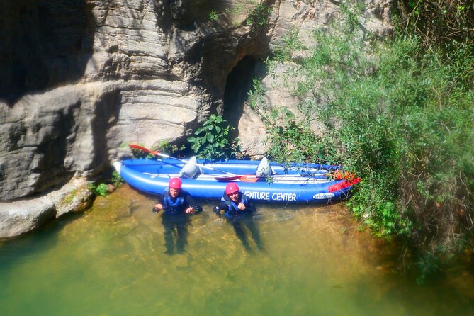 Cano-Rafting - Guides, energy, and why the small group matters