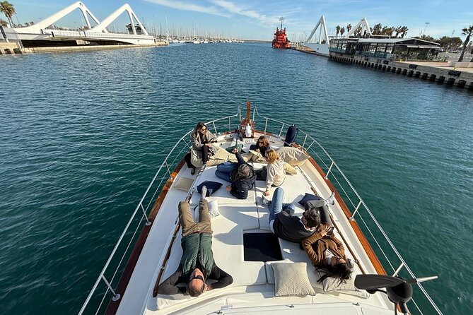 Chill and Sail in Valencia - 7 knots of pure chill: what the cruising part feels like