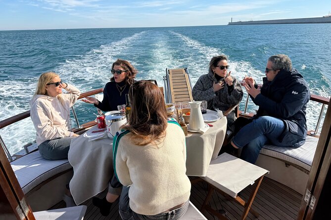 Chill and Sail in Valencia - The best part: anchor, bow mats, and bathing in sheltered water