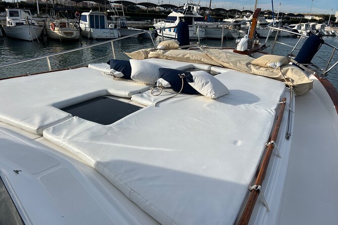 Chill and Sail in Valencia - Captain service that feels personal, not scripted