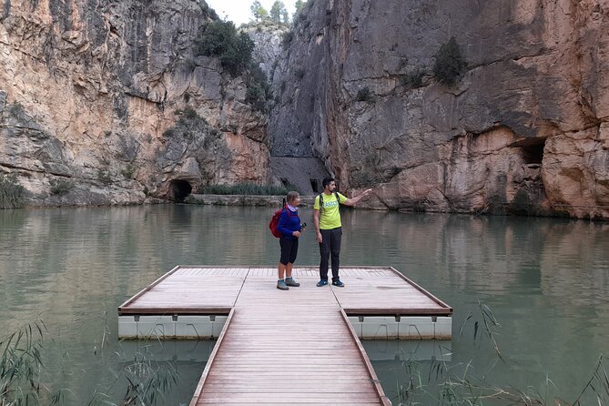 Chulilla Hike to the Hanging Bridges from Valencia - High trails by the Turia River: your bird-eye return