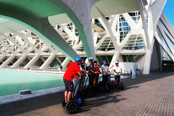 City of the Arts and Sciences - What You Really Get from the Guide (Beyond Pointing at Buildings)