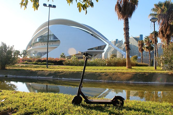 Electric Scooter Rental - How long should you book? 1 hour vs. a full day in Valencia