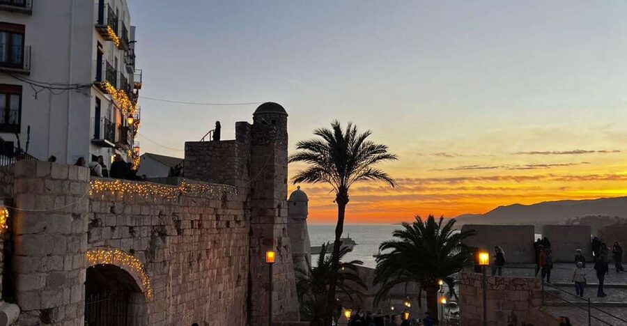 From Valencia: Day Trip to Peñiscola with Castle Visit - Peñíscola: medieval walls, Templar Castle, and the Game of Thrones factor