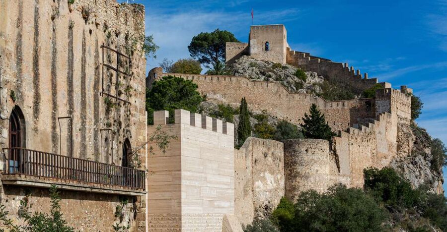 From Valencia: Guided Day Trip to Xàtiva and Anna - Packing and comfort tips for rain or shine