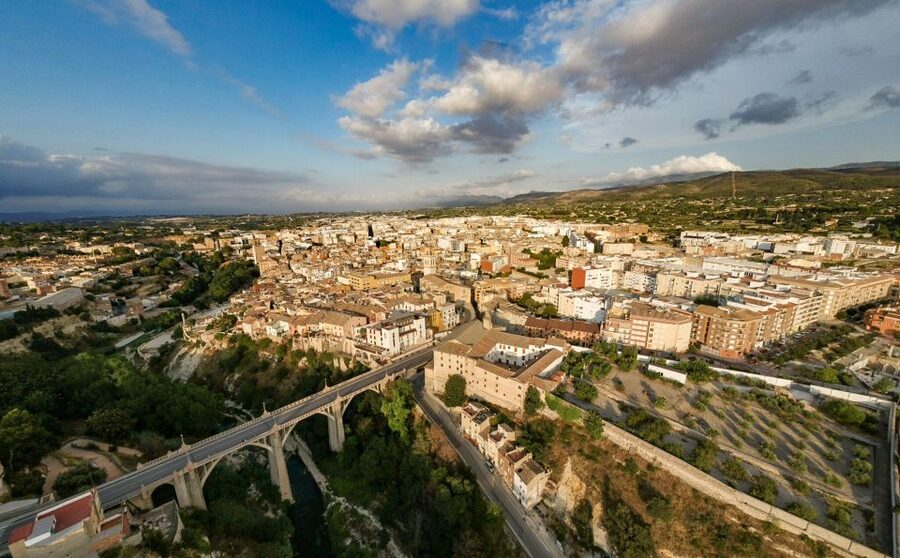 From Valencia: Guided Day Trip to Xàtiva and Anna - Meeting at BP Gebe, then settling into the mountain-town rhythm
