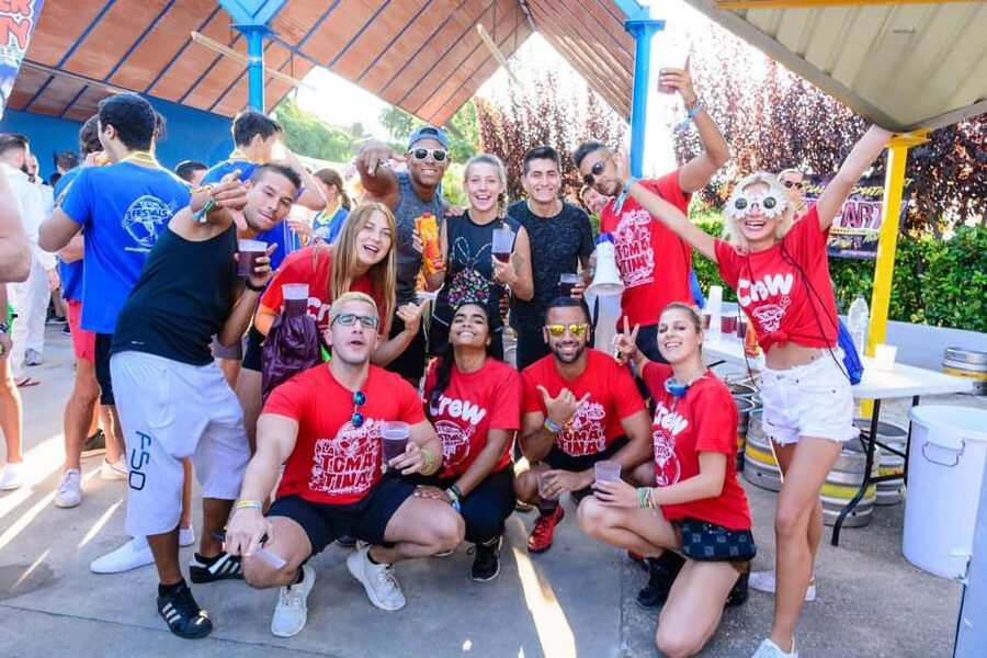 From Valencia: La Tomatina 2025 - The 12:00 to 13:00 Battle: How the Tomato Trucks Take Over
