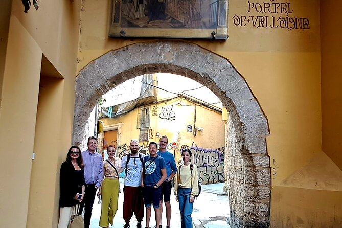 Genuine Valencian tapas tour with a pinch of History - Meeting at València-Estació del Nord, Where the Evening Starts in Style