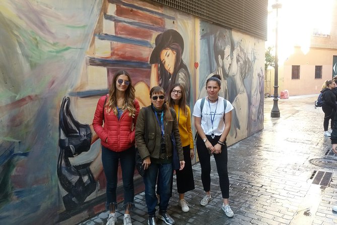 Grafiti tour and Carmen Quarter - Practical tour logistics: timing, mobility, and how to prep