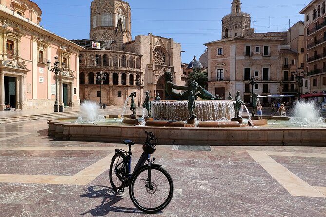 Grand City Bike Tour of Valencia - Starting at Sky Bike: how the tour sets the tone
