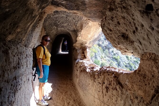 Hike to the Roman aqueduct Peña Cortada - Chelva town stop: why the history feels local, not staged