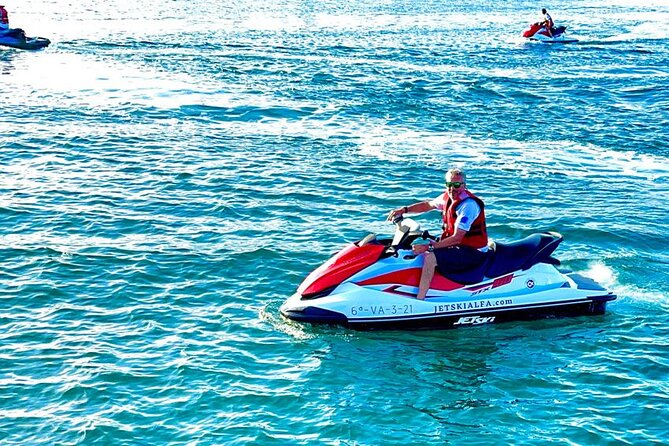 Jetski in Valencia for 30 minutes for 1 or 2 people - Life jackets and rider limits you should not ignore