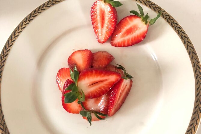 Make Valencian 'Pizza' in Ruzafa - While the Coca Bakes: Salad, Crunchy Garnishes, and Fruit Dessert