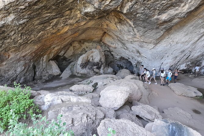 Montanejos: Do an Epic Hike and Swim in Thermal Waters - Guides and Group Style: What Makes It Feel Personal