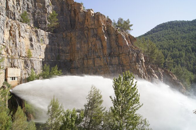 Mountain Hike & Thermal Springs - private full day tour - Who should book this private hike and thermal springs day