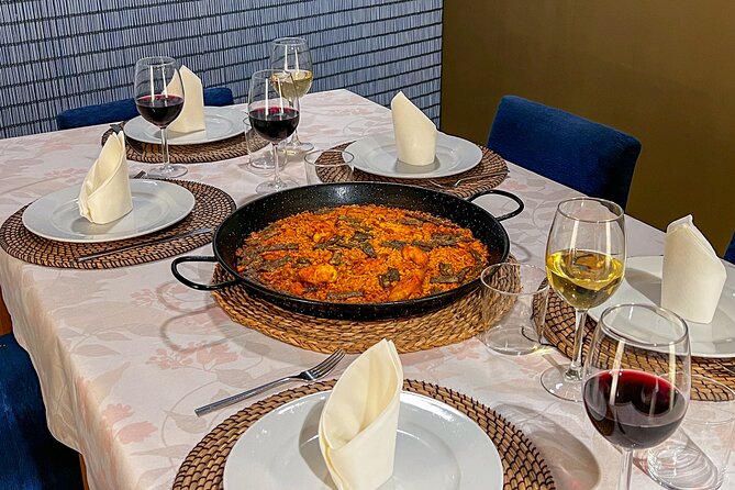Paella Cooking Class, Wine Tasting & Central Market in Valencia - Wine tasting and tapas: the pairing part you will actually use