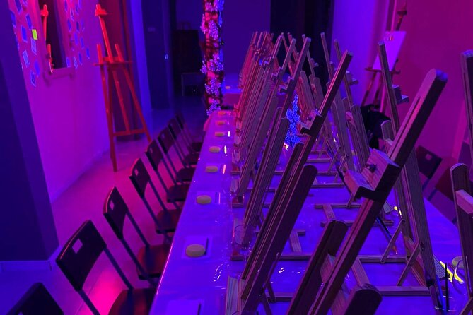 Paint a neon fluorescent picture while drinking unlimited wine - Who should book this neon wine painting session