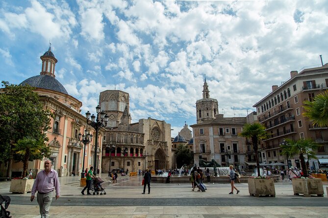 PRIVATE Walking Tour Historical Center with Local Expert - A private Valencia historical center walk that tells the city’s full story