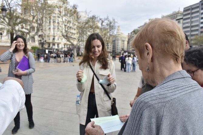 Private Walking Tour of Games and History in the Center of Valencia - From bullring symbols to Estacio del Nord puzzles: the first 30 minutes matter