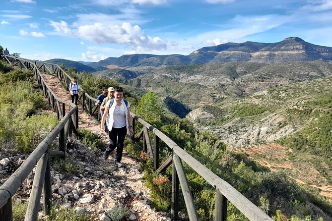 Stunning Hike around Buseo reservoir - The 14 km Reservoir Circuit: Waterfalls, Panoramas, and Real Footing
