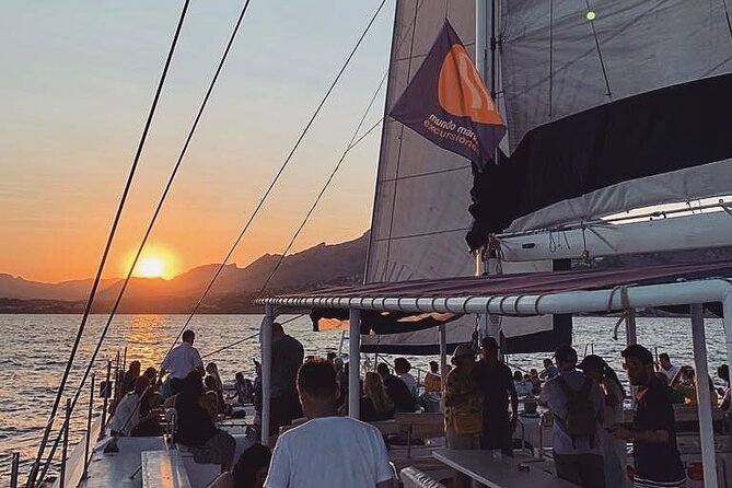 Sunset in Valencia from the Catamaran Mundo Marino - Key things to know before you go