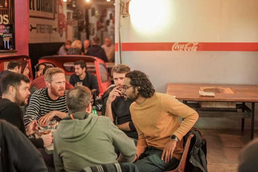 The Biggest Pub Quiz in Valencia - Who should go, and what to bring to the table