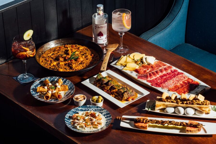 Traditional Spanish Home Dinner - The 3 Hours: How the Evening Typically Unfolds at the Table