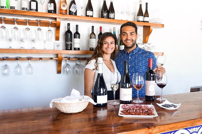 Two wineries tour with wine tasting - A half-day wine escape from Valencia to Utiel-Requena