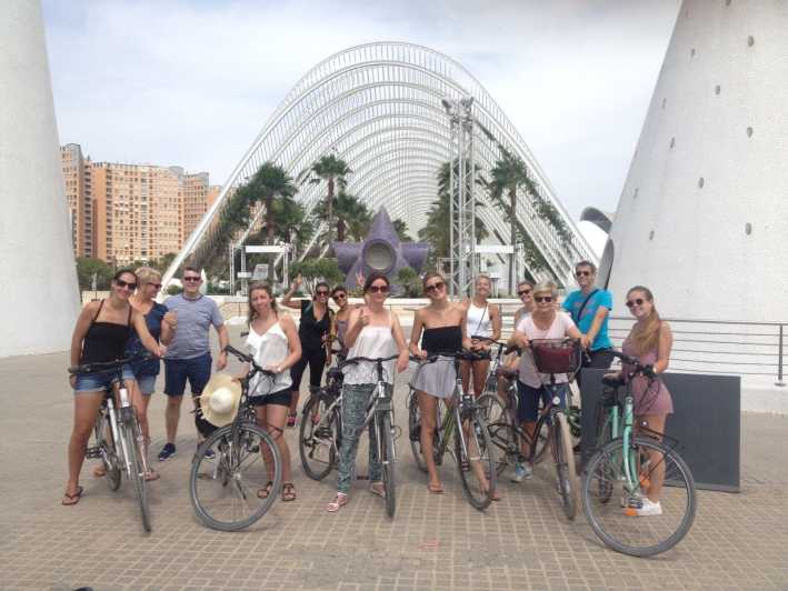 Valencia: 3-Hour City Bike Tour - Meeting point: C. de lAbadia de Sant Martí, 4