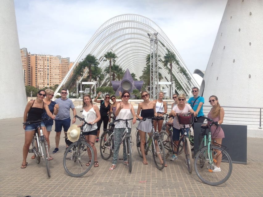 Valencia: 3-Hour City Bike Tour - Getting your bike and helmet without slowing the day