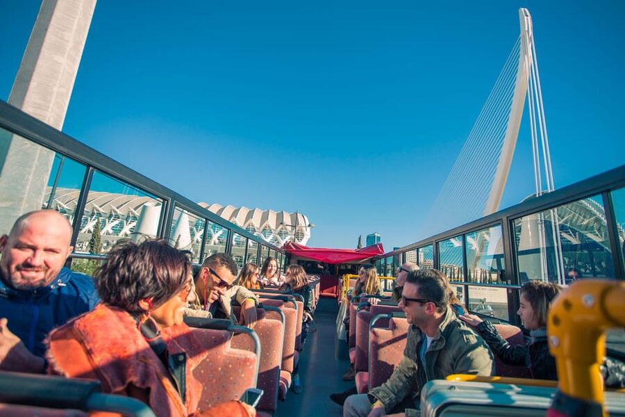 Valencia: 48-Hour Hop-On-Hop-Off Bus & Albufera Bus Tour - Audioguides and headphones: what to expect in practice