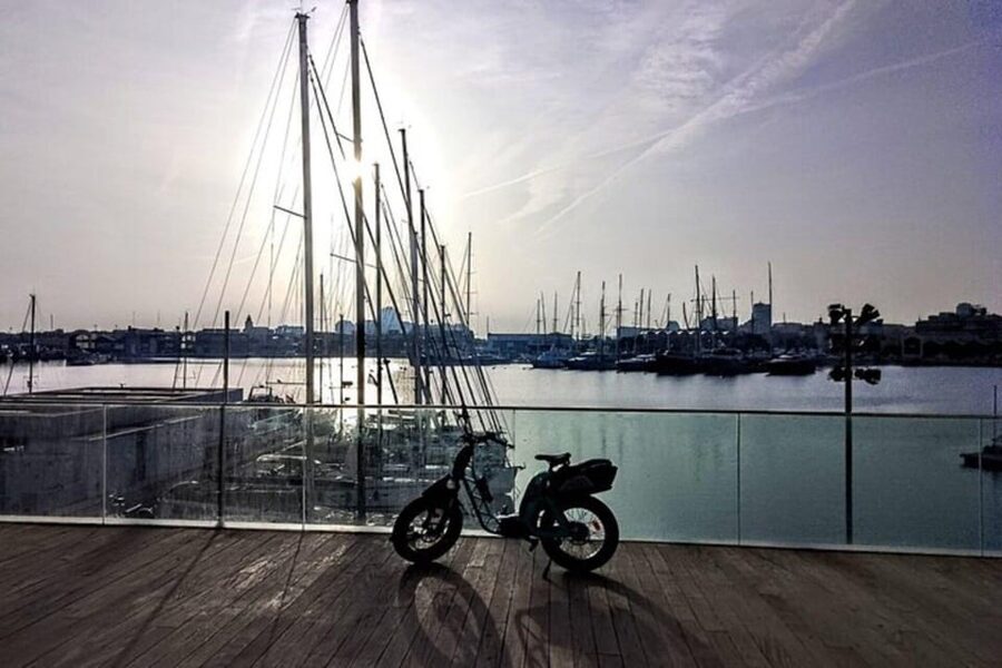 Valencia all in one: beaches, old town & city arts by E-bike - Starting at Cuba Street 24 in the Ruzafa Neighborhood