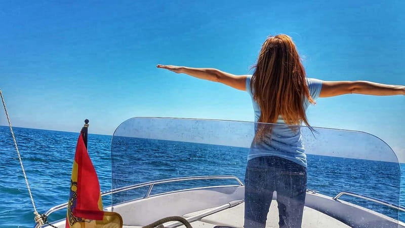 Valencia:Alquiler barco sin licencia PoblaFarnals+Beach Club - Where You Meet: Pobla Marina Port (Passeig Colom 27)