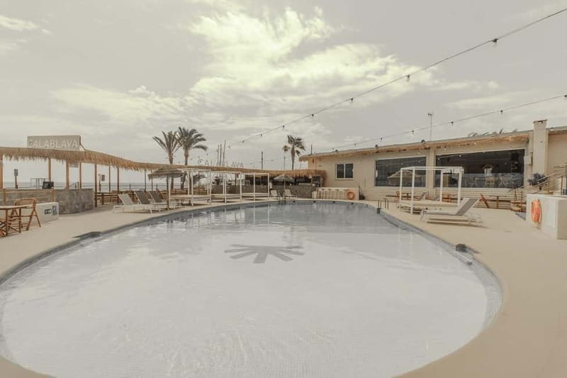 Valencia:Alquiler barco sin licencia PoblaFarnals+Beach Club - Your Time on the Water: A Mediterranean Coast Cruise at Your Pace