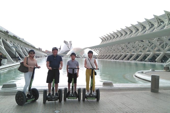 Valencia Arts and Sciences Segway Tour - L’Oceanogràfic and the opera house: big icons, quick context
