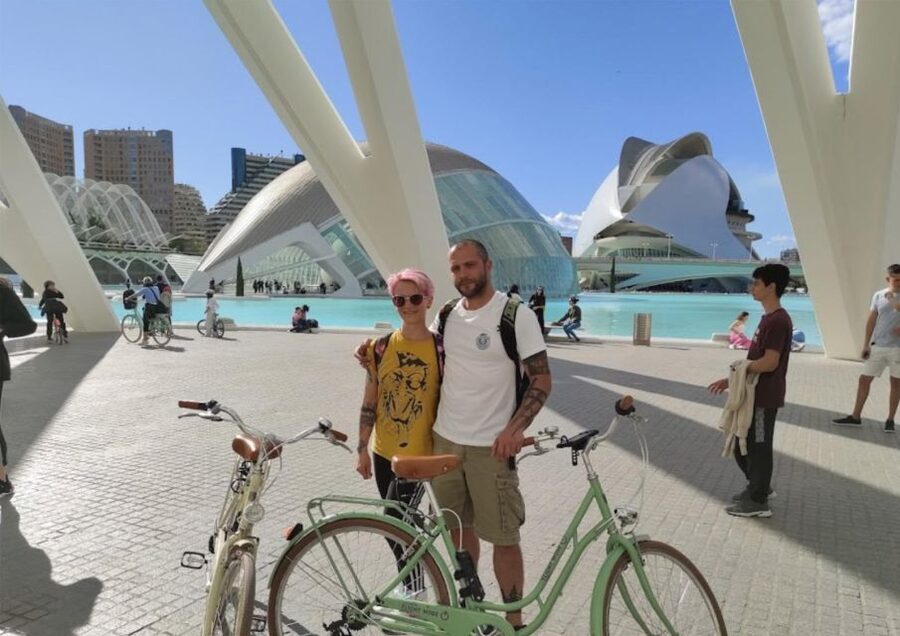 Valencia: Audioguide eng,esp,ita + Bike All Day - Bikes and comfort: what to expect when you get on the seat