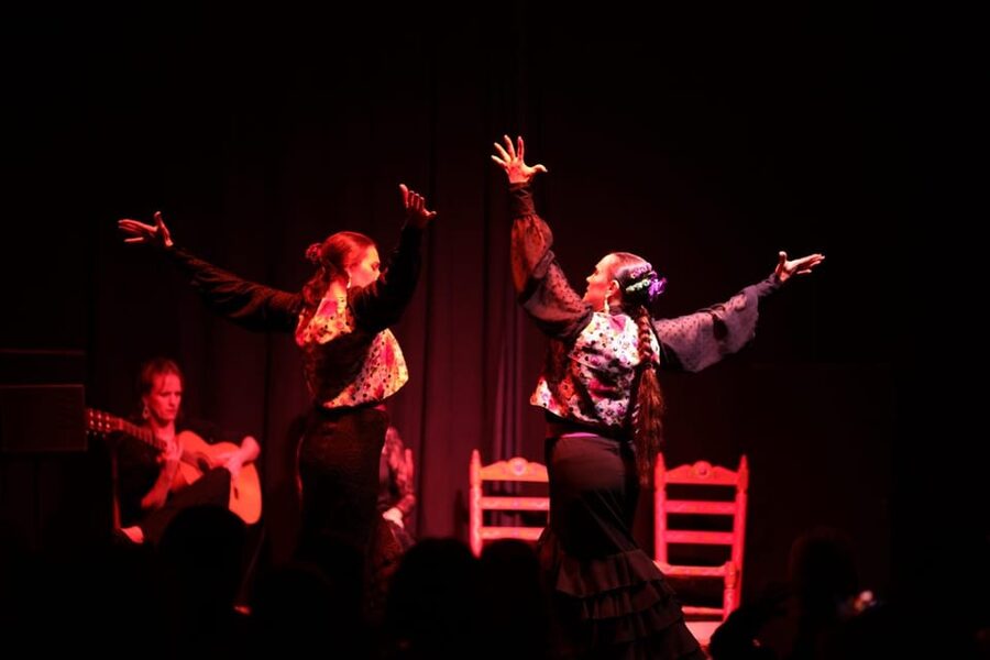 Valencia: Authentic Flamenco Show Entry Ticket - Why Ca Revolta Flamenco Feels More Like a Performance Than a Production