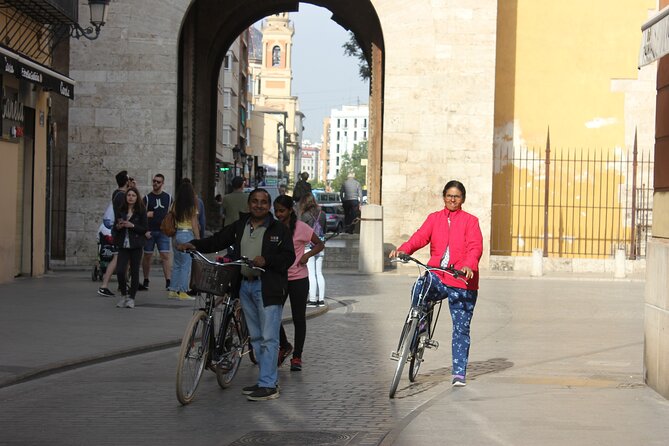 Valencia Bike Tour: Top Sights and City of Arts & Sciences - Plaza de la Virgen: the postcard square that teaches you how Valencia thinks