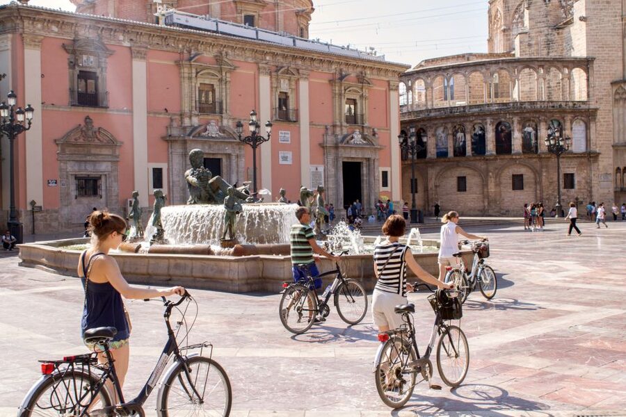 Valencia Bike Tour - Getting your wheels at Hola! Rent a Bike in L’Eixample