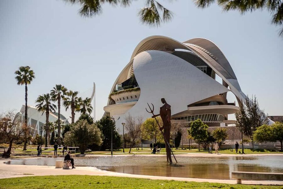 Valencia Bike Tours: City Highlights - Serranos Towers and the Cathedral area: how to turn a quick look into real understanding