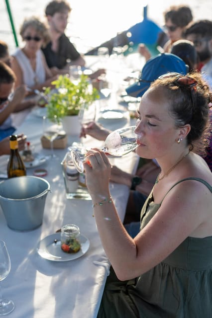 Valencia: Boat Ride with Valencian Wine Tasting & Tapas - Grapes, winemaking, and what you can actually buy later