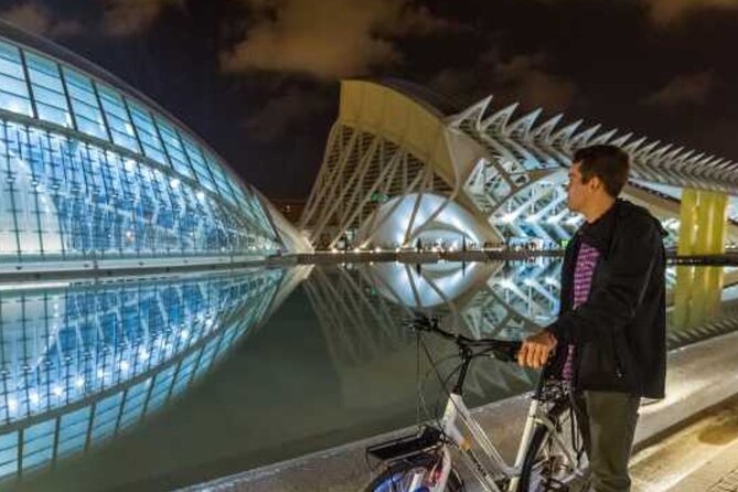 Valencia By Night Bike Tour - City of Arts and Sciences Lights, Futuristic Architecture in a Short Hit