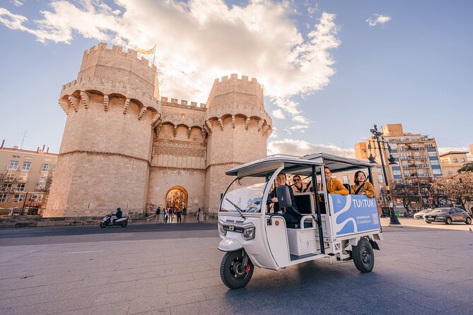 Valencia by Tuk Tuk i: Private tour 1 or 2 hours explore the city - The Route Through Old Valencia and the Walled-City Gate