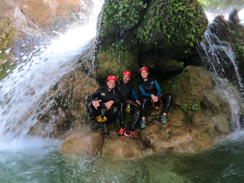 Valencia Canyoning. Experience for everyone - Entering the ravine: dry start, then crystal-clear pools